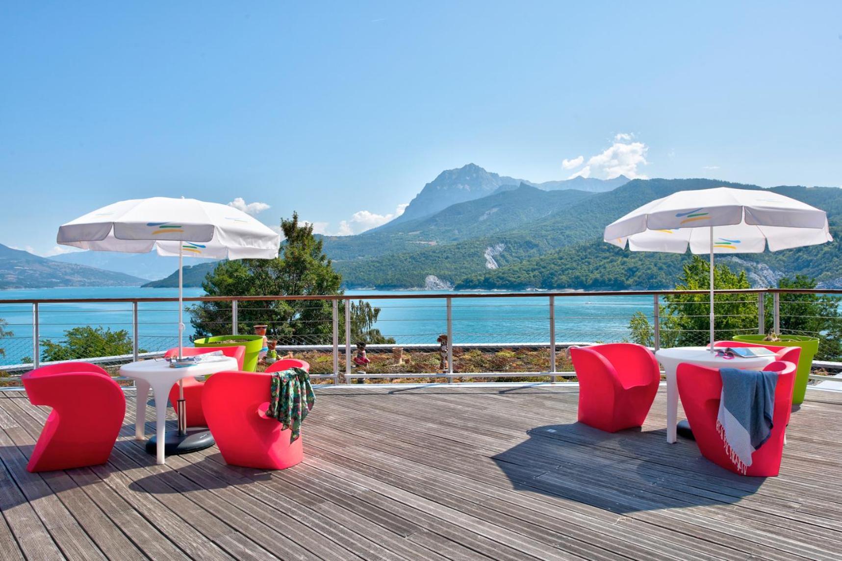Village Club Les Hyvans Шорж Екстериор снимка