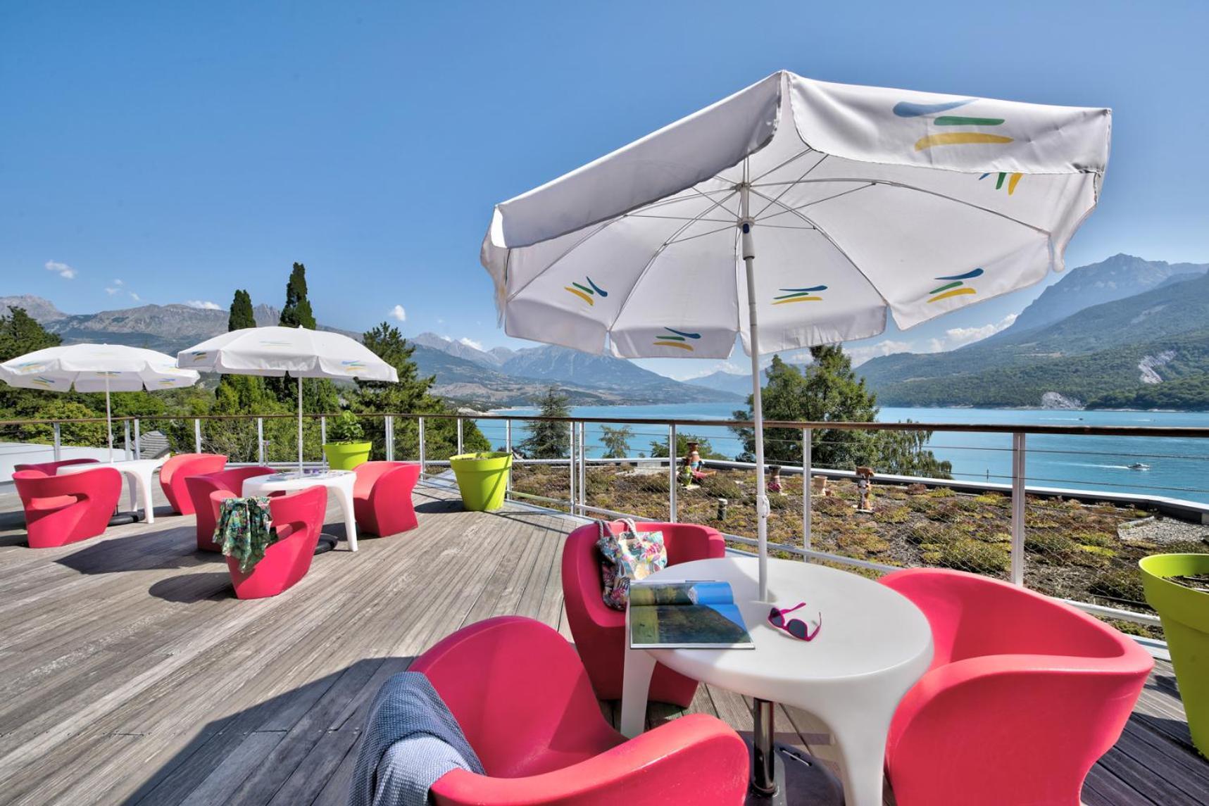 Village Club Les Hyvans Шорж Екстериор снимка