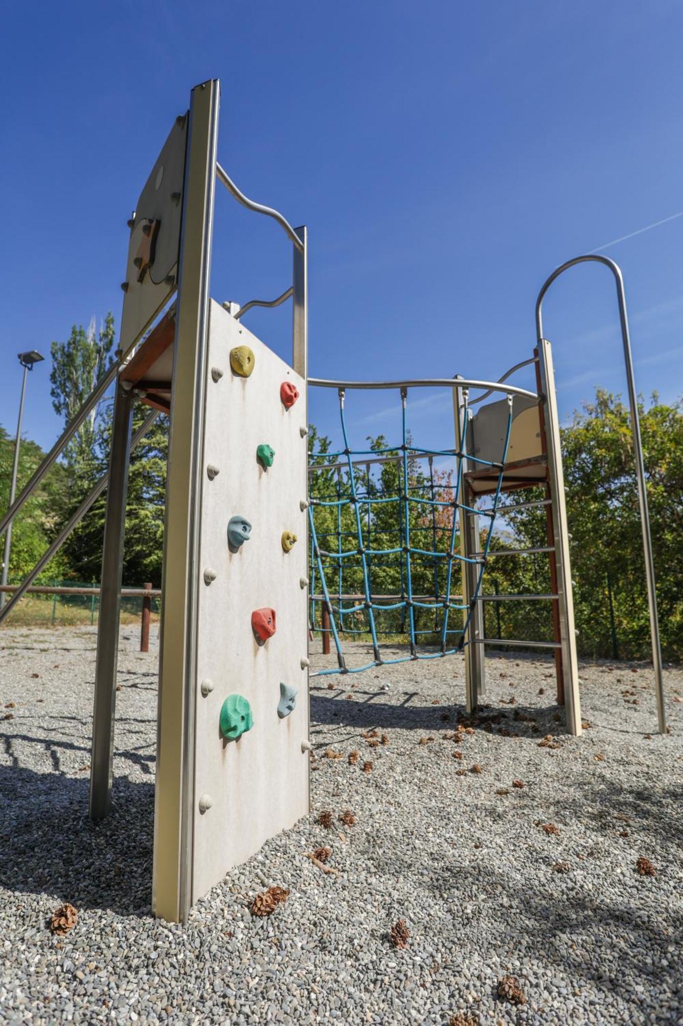 Village Club Les Hyvans Шорж Екстериор снимка