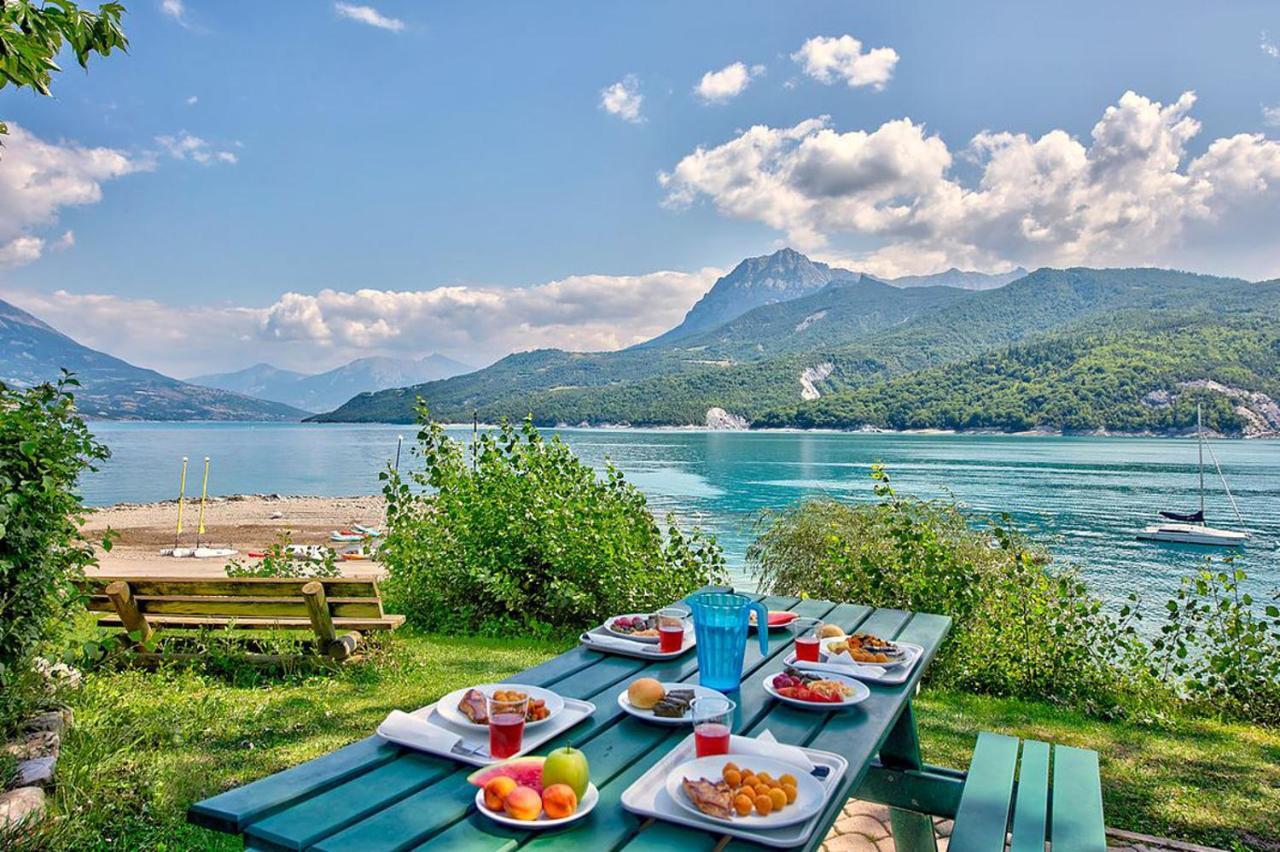 Village Club Les Hyvans Шорж Екстериор снимка
