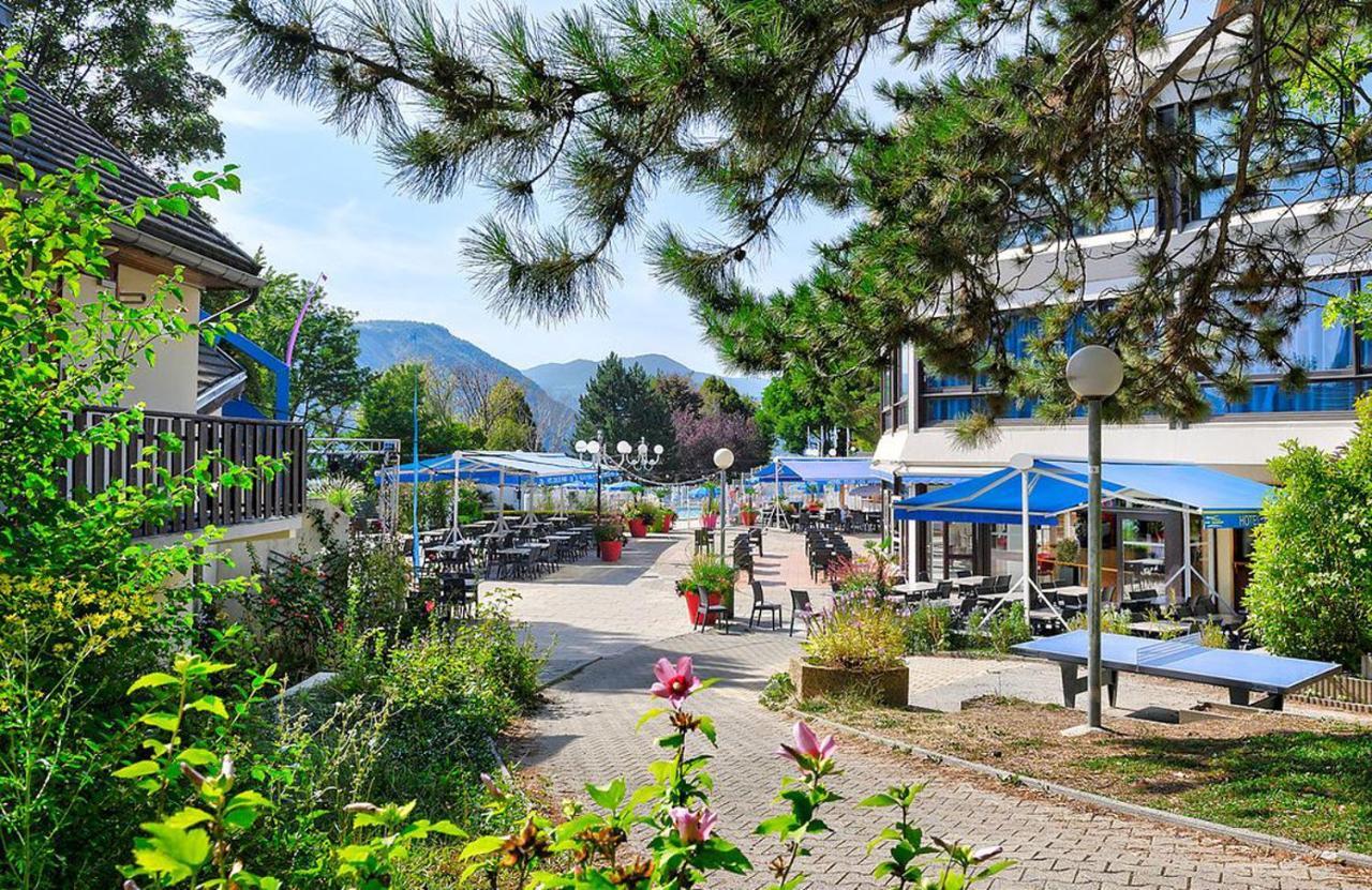 Village Club Les Hyvans Шорж Екстериор снимка